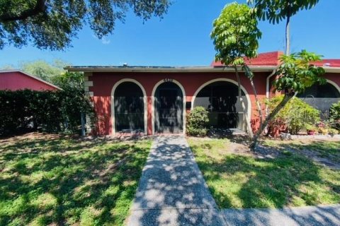 Apartment in Pinellas Park, Florida 2 bedrooms, 97.45 sq.m. № 2236442