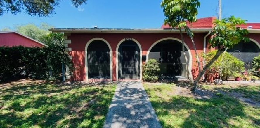Apartment in Pinellas Park, Florida 2 bedrooms, 97.45 sq.m. № 2236442