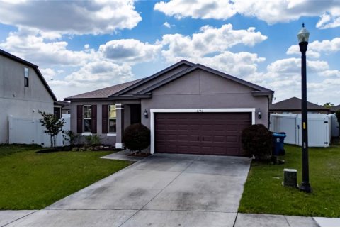 House in Polk City, Florida 4 bedrooms, 183.76 sq.m. № 2092756 - photo 3