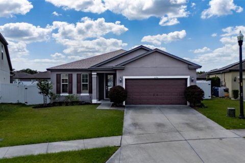 House in Polk City, Florida 4 bedrooms, 183.76 sq.m. № 2092756 - photo 2