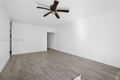 Снять в аренду квартиру в Майами, Флорида 2 спальни, 145.39м2, № 1989187 - фото 10