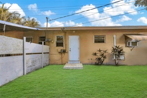 Снять в аренду квартиру в Майами, Флорида 2 спальни, 145.39м2, № 1989187 - фото 30