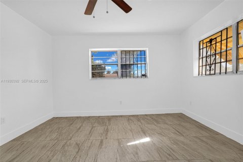 Снять в аренду квартиру в Майами, Флорида 2 спальни, 145.39м2, № 1989187 - фото 24