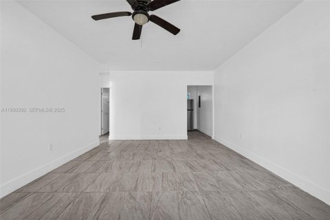 Снять в аренду квартиру в Майами, Флорида 2 спальни, 145.39м2, № 1989187 - фото 11
