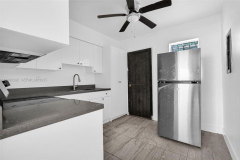 Снять в аренду квартиру в Майами, Флорида 2 спальни, 145.39м2, № 1989187 - фото 4
