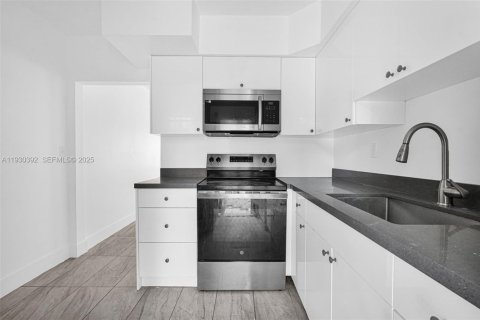 Снять в аренду квартиру в Майами, Флорида 2 спальни, 145.39м2, № 1989187 - фото 5