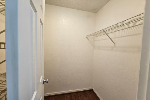 Condo in Saint Petersburg, Florida, 2 bedrooms № 2115536 - photo 11