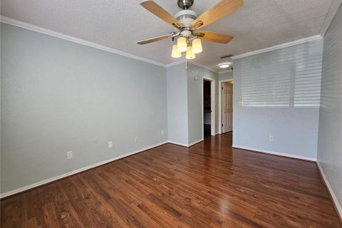 Condo in Saint Petersburg, Florida, 2 bedrooms № 2115536 - photo 10