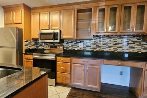 Condo in Saint Petersburg, Florida, 2 bedrooms № 2115536 - photo 6