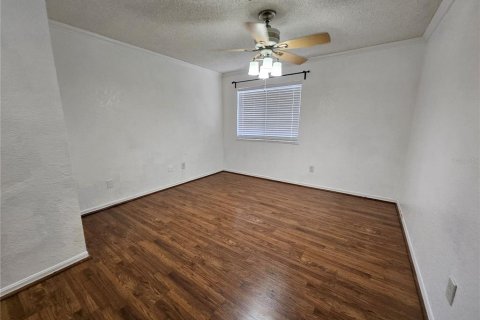 Condo in Saint Petersburg, Florida, 2 bedrooms № 2115536 - photo 13