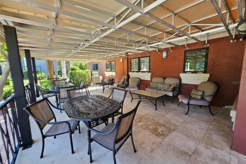 Condo in Saint Petersburg, Florida, 2 bedrooms № 2115536 - photo 25