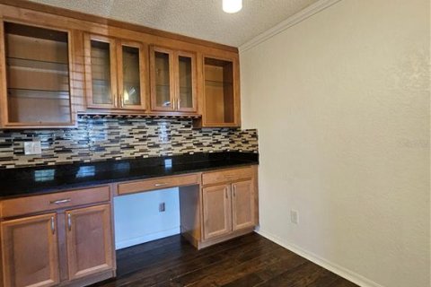 Condo in Saint Petersburg, Florida, 2 bedrooms № 2115536 - photo 7