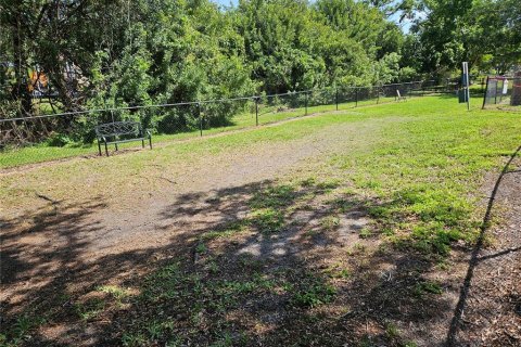 Condo in Saint Petersburg, Florida, 2 bedrooms № 2115536 - photo 29