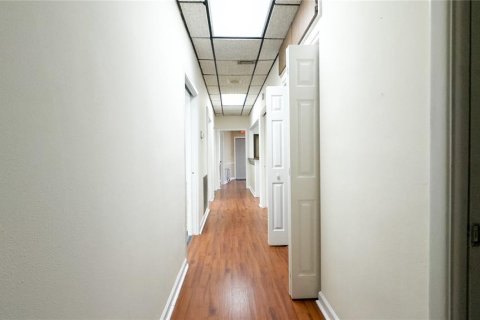 Снять в аренду коммерческую недвижимость в Сент-Питерсберг, Флорида 211.82м2, № 1916878 - фото 12