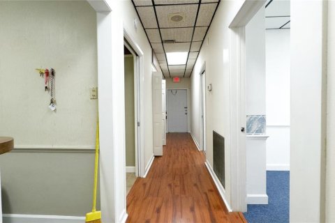 Снять в аренду коммерческую недвижимость в Сент-Питерсберг, Флорида 211.82м2, № 1916878 - фото 7