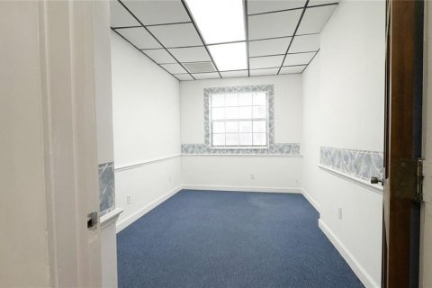 Снять в аренду коммерческую недвижимость в Сент-Питерсберг, Флорида 211.82м2, № 1916878 - фото 8