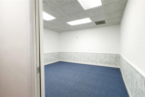 Снять в аренду коммерческую недвижимость в Сент-Питерсберг, Флорида 211.82м2, № 1916878 - фото 10