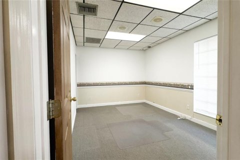 Снять в аренду коммерческую недвижимость в Сент-Питерсберг, Флорида 211.82м2, № 1916878 - фото 4