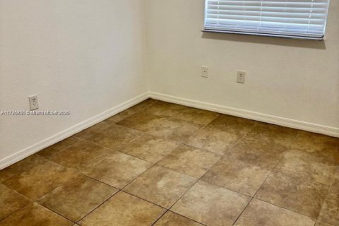 Touwnhouse à vendre à North Miami Beach, Floride: 3 chambres, 104.33 m2 № 1693591 - photo 9