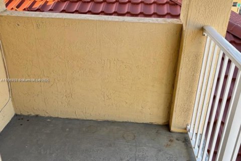 Touwnhouse à vendre à North Miami Beach, Floride: 3 chambres, 104.33 m2 № 1693591 - photo 11