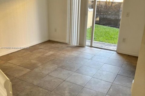 Touwnhouse à vendre à North Miami Beach, Floride: 3 chambres, 104.33 m2 № 1693591 - photo 16