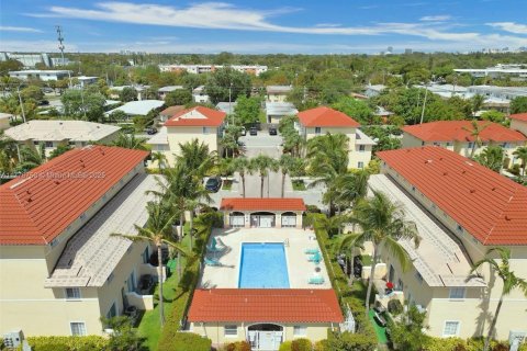 Touwnhouse à vendre à North Miami Beach, Floride: 3 chambres, 104.33 m2 № 1693591 - photo 3