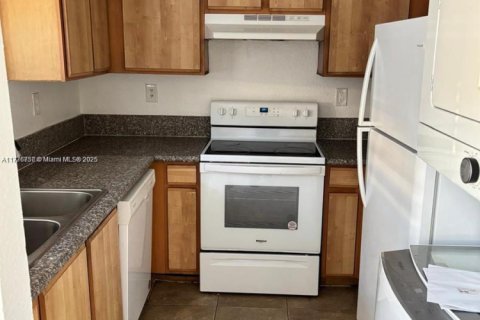 Touwnhouse à vendre à North Miami Beach, Floride: 3 chambres, 104.33 m2 № 1693591 - photo 17