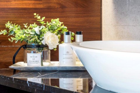 Снять в аренду кондоминиум в Майами-Бич, Флорида 1 спальня, 61.5м2, № 1957909 - фото 17