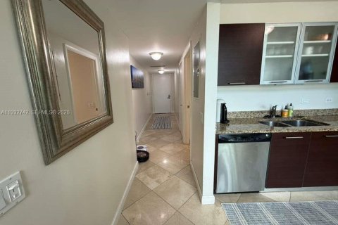 Condominio en alquiler en Miami, Florida, 1 dormitorio, 91.14 m2 № 2056388 - foto 7
