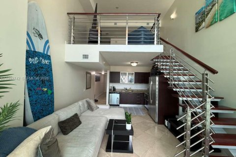Condominio en alquiler en Miami, Florida, 1 dormitorio, 91.14 m2 № 2056388 - foto 5