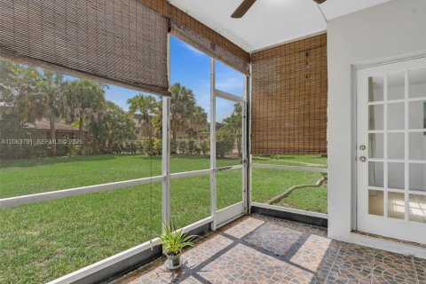 Condo in Lauderdale Lakes, Florida, 1 bedroom  № 2275122 - photo 17