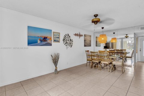 Condo in Lauderdale Lakes, Florida, 1 bedroom  № 2275122 - photo 9