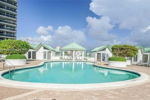Condominio en alquiler en Sunny Isles Beach, Florida, 2 dormitorios, 160.72 m2 № 1935414 - foto 19
