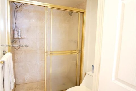 Condominio en alquiler en Sunny Isles Beach, Florida, 2 dormitorios, 160.72 m2 № 1935414 - foto 10