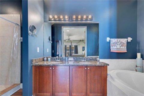 Townhouse in Tampa, Florida 3 bedrooms, 200.11 sq.m. № 1649227 - photo 18