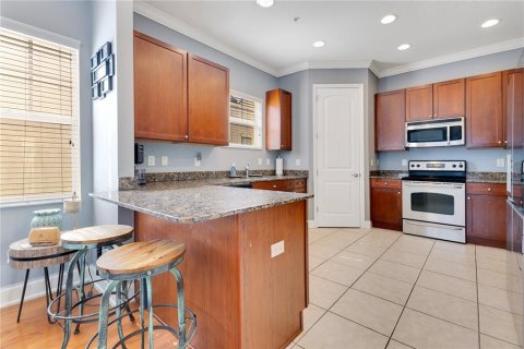 Townhouse in Tampa, Florida 3 bedrooms, 200.11 sq.m. № 1649227 - photo 12