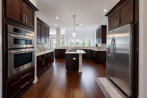 House in Apollo Beach, Florida 4 bedrooms, 329.62 sq.m. № 2123649 - photo 27