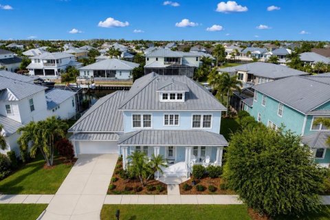 House in Apollo Beach, Florida 4 bedrooms, 329.62 sq.m. № 2123649 - photo 6
