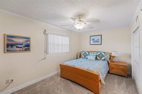 Copropriété à vendre à Indian Shores, Floride: 2 chambres, 104.52 m2 № 2094490 - photo 13