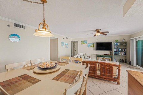 Copropriété à vendre à Indian Shores, Floride: 2 chambres, 104.52 m2 № 2094490 - photo 9