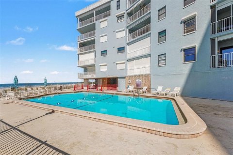 Copropriété à vendre à Indian Shores, Floride: 2 chambres, 104.52 m2 № 2094490 - photo 24