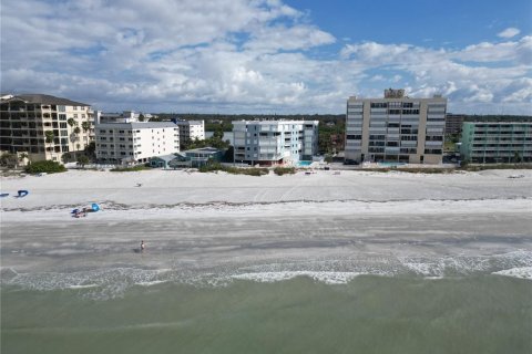 Copropriété à vendre à Indian Shores, Floride: 2 chambres, 104.52 m2 № 2094490 - photo 27
