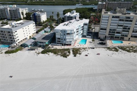 Condo à Indian Shores, Floride, 2 chambres  № 2094490