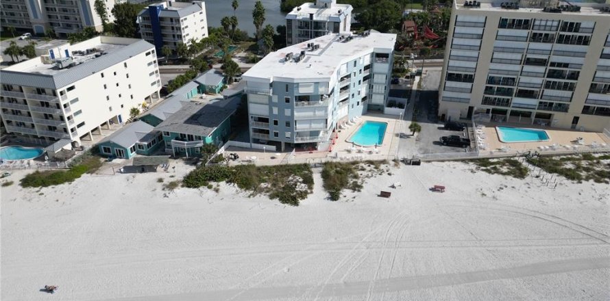 Condo à Indian Shores, Floride, 2 chambres  № 2094490