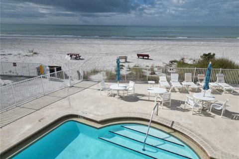 Copropriété à vendre à Indian Shores, Floride: 2 chambres, 104.52 m2 № 2094490 - photo 22