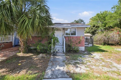 House in Tampa, Florida 2 bedrooms, 96.8 sq.m. № 2100938