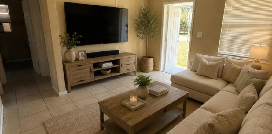 House in Fort Lauderdale, Florida 2 bedrooms, 53.14 sq.m. № 2248510