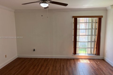 Copropriété à vendre à Miami Lakes, Floride: 1 chambre, 62.43 m2 № 1969266 - photo 12