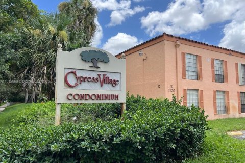 Copropriété à vendre à Miami Lakes, Floride: 1 chambre, 62.43 m2 № 1969266 - photo 16