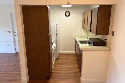 Copropriété à vendre à Miami Lakes, Floride: 1 chambre, 62.43 m2 № 1969266 - photo 5
